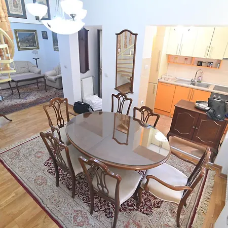 Botanical Hideout - Near Botanical Garden & Center