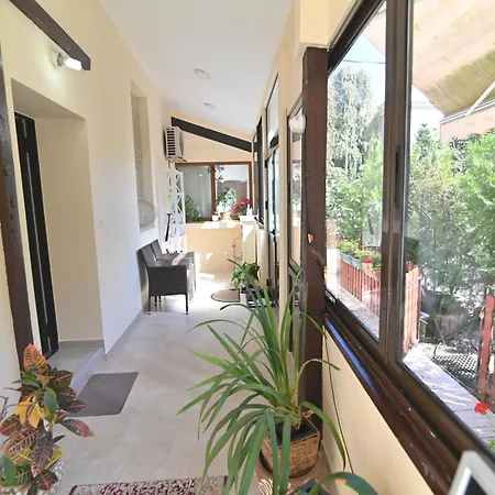 Botanical Hideout - Near Botanical Garden & Center 아파트 *