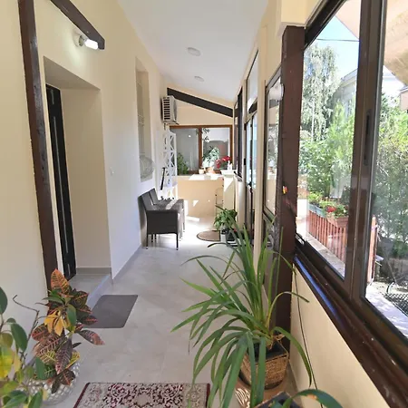 Botanical Hideout - Near Botanical Garden & Center