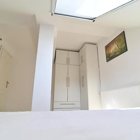 Botanical Hideout - Near Botanical Garden & Center 베오그라드