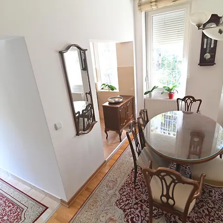 Botanical Hideout - Near Botanical Garden & Center