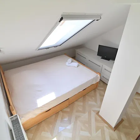 Botanical Hideout - Near Botanical Garden & Center 베오그라드