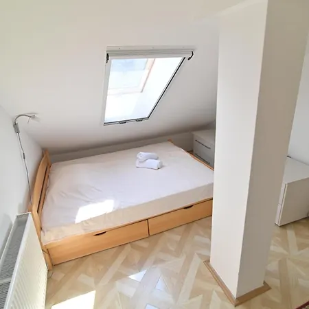 Botanical Hideout - Near Botanical Garden & Center 아파트 *