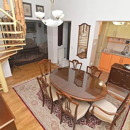 Botanical Hideout - Near Botanical Garden & Center 아파트 *