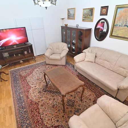 Botanical Hideout - Near Botanical Garden & Center * 베오그라드