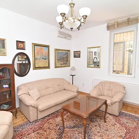 Botanical Hideout - Near Botanical Garden & Center * 베오그라드