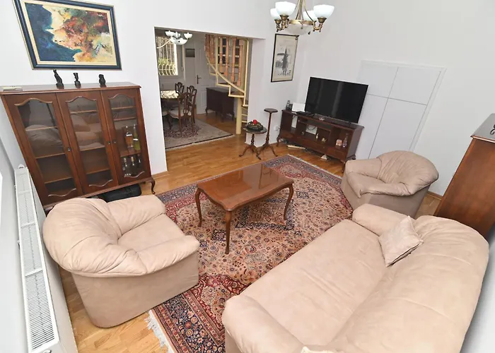 Διαμέρισμα Botanical Hideout - Near Botanical Garden & Center Βελιγράδι