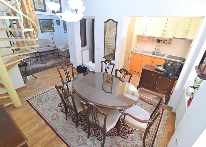 Botanical Hideout - Near Botanical Garden & Center