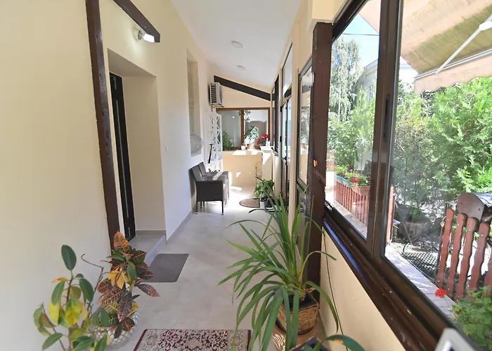 Botanical Hideout - Near Botanical Garden & Center