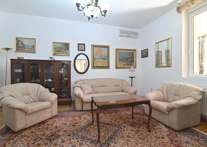 Διαμέρισμα Botanical Hideout - Near Botanical Garden & Center Βελιγράδι