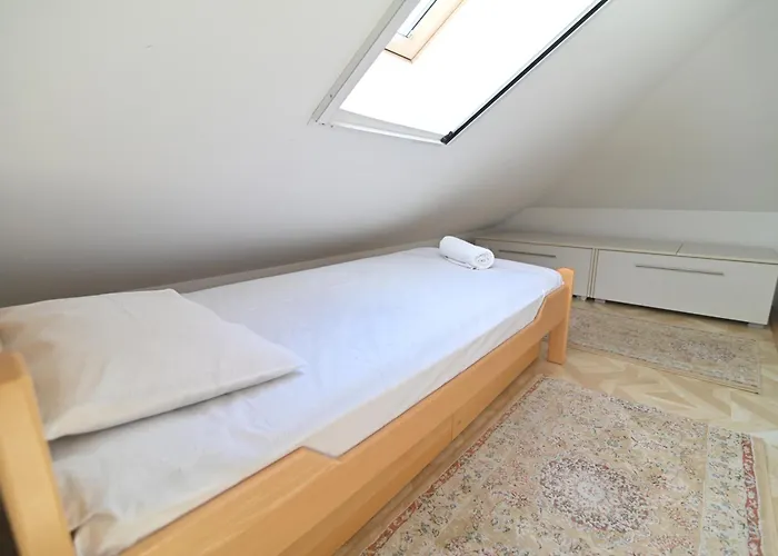 Botanical Hideout - Near Botanical Garden & Center