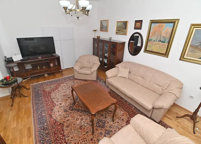 Botanical Hideout - Near Botanical Garden & Center Βελιγράδι