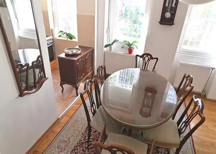 Διαμέρισμα Botanical Hideout - Near Botanical Garden & Center