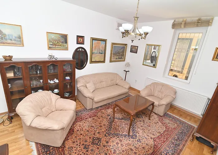 Botanical Hideout - Near Botanical Garden & Center ベオグラード